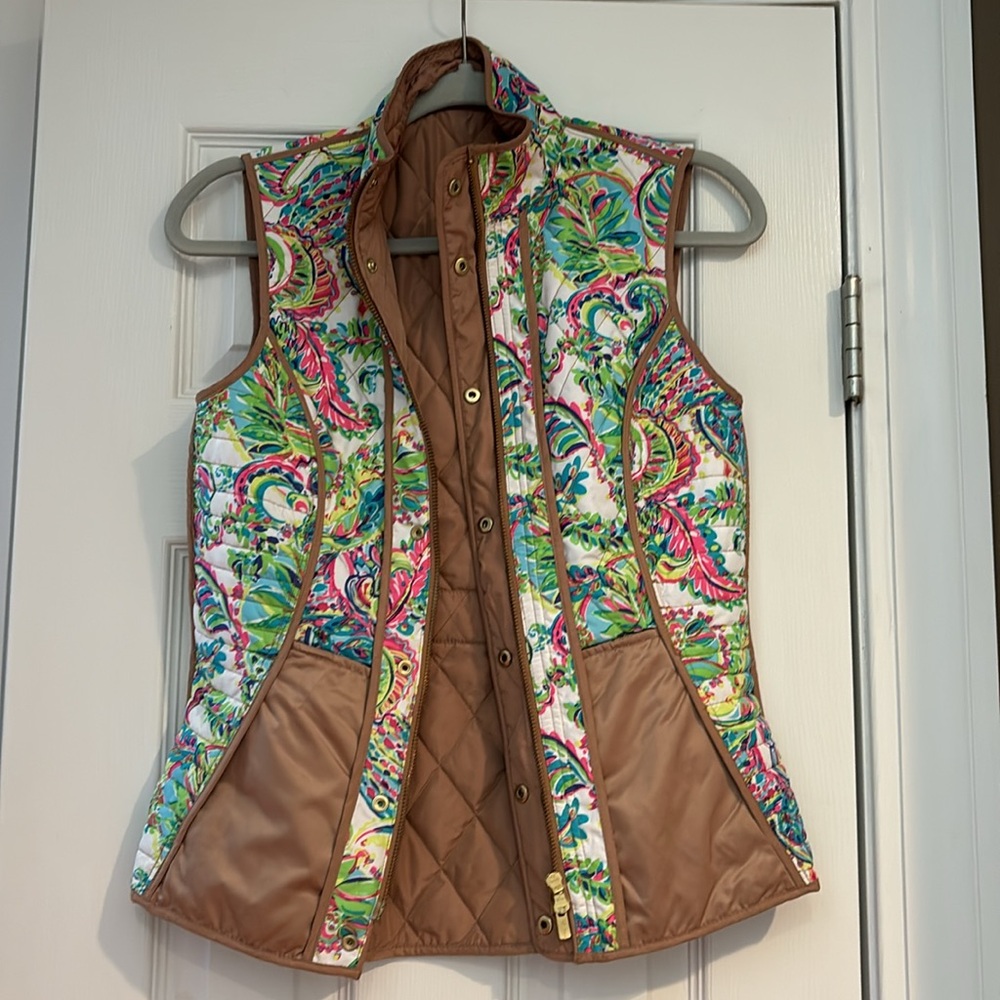 Lilly Pulitzer Quilted Blake Vest Cafe Latte - Picture 5 of 5